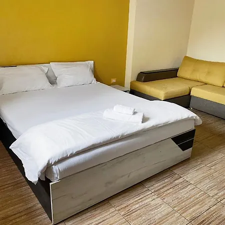 Anthora Hostel *